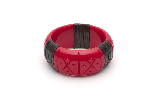 Splendette vintage inspired 1940s 1950s tropical style carved red fakelite Wide Rosella Dark Cane Bangle in smaller Maiden size
