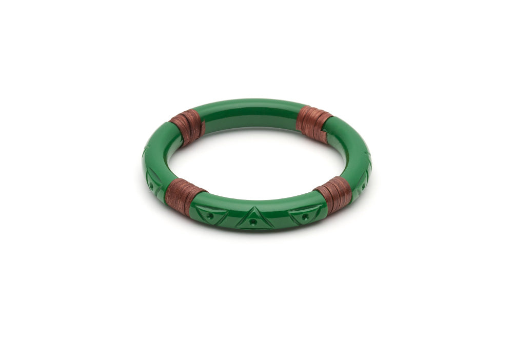 Splendette vintage inspired 1940s 1950s Bakelite style carved green fakelite Narrow Parakeet Mid Cane Bangle in smaller Maiden size