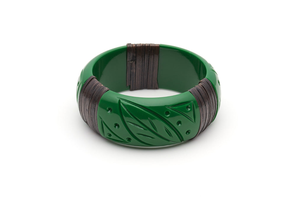 Splendette vintage inspired 1940s 1950s Bakelite style carved green fakelite Wide Parakeet Dark Cane Bangle in Classic size