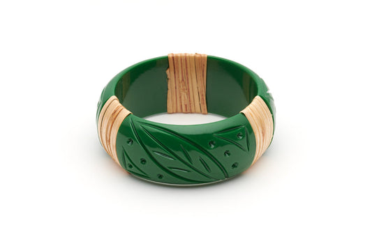 Splendette vintage inspired 1940s 1950s Bakelite style carved green fakelite Wide Parakeet Light Cane Bangle in Classic size