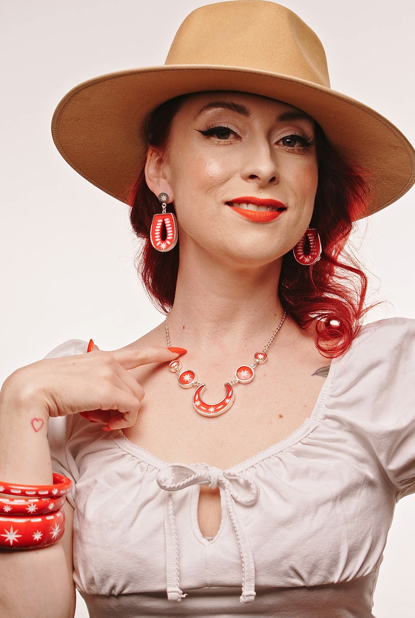 Wide Necktie Red Bangle