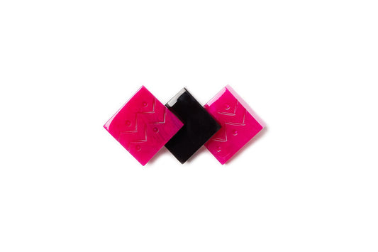 Splendette vintage inspired 1940s Bakelite style carved pink and black Magenta Fakelite Brooch