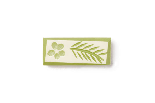 Splendette vintage inspired 1940s Bakelite style carved pastel green fakelite Rowan Cream Brooch