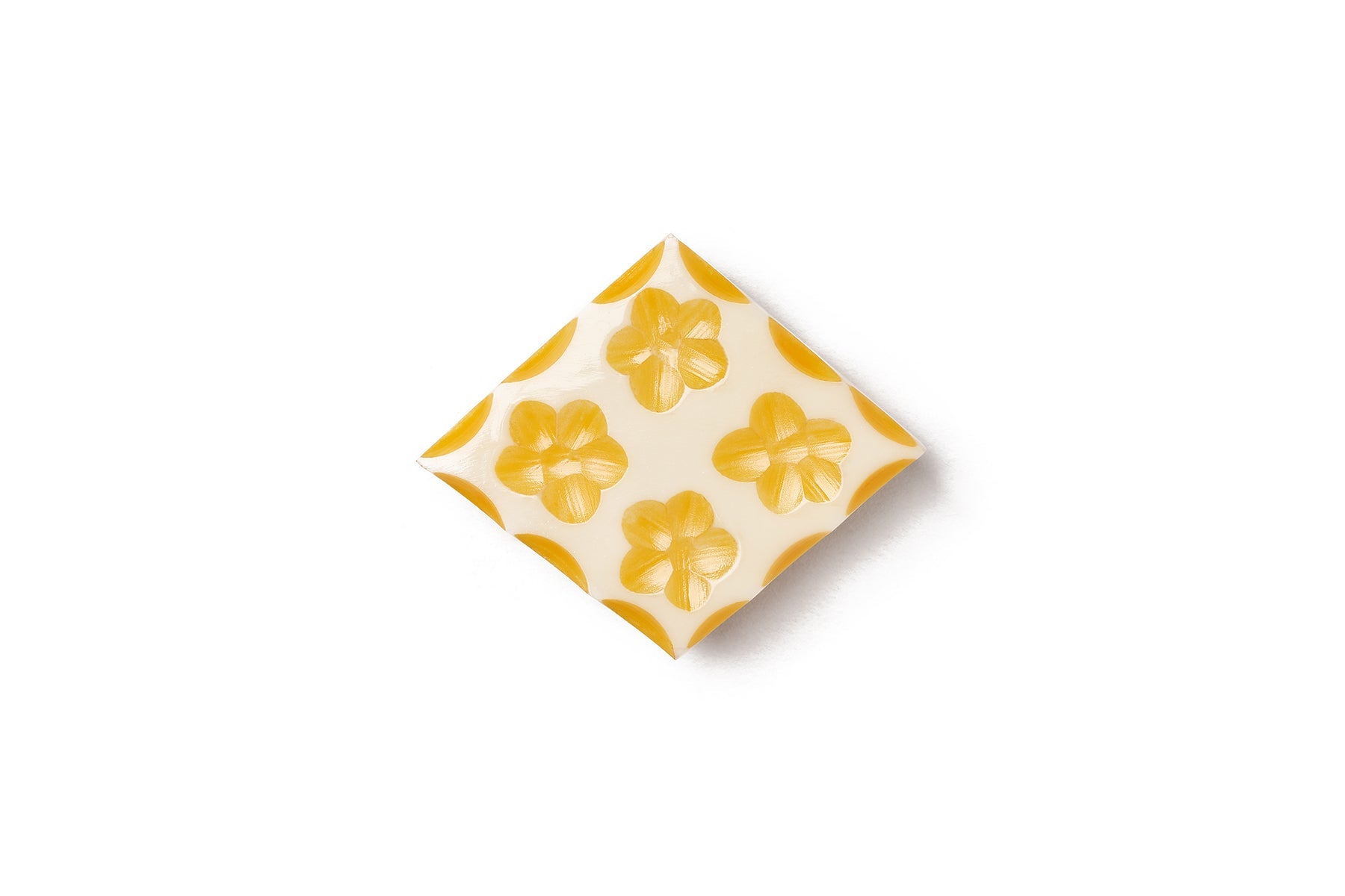 Splendette vintage inspired 1940s style carved yellow pastel fakelite Primrose Cream Brooch