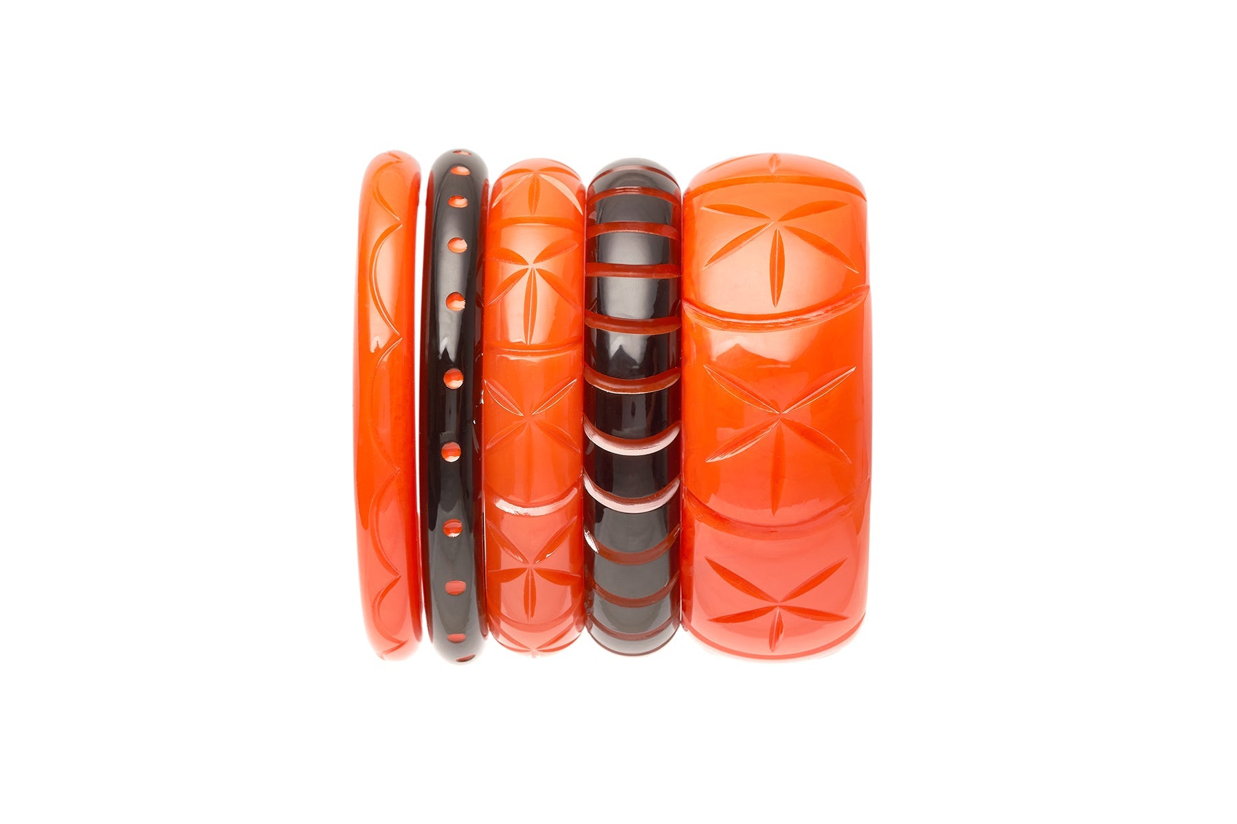 Splendette vintage inspired 1940s style carved orange and black Paprika Fakelite Bangles